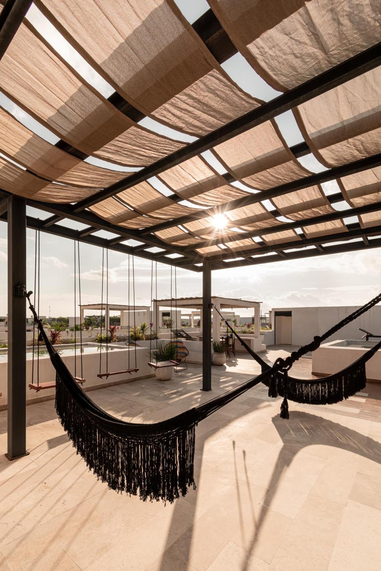 Stylish 3br Penthouse In Pool, Bbq, Gym *