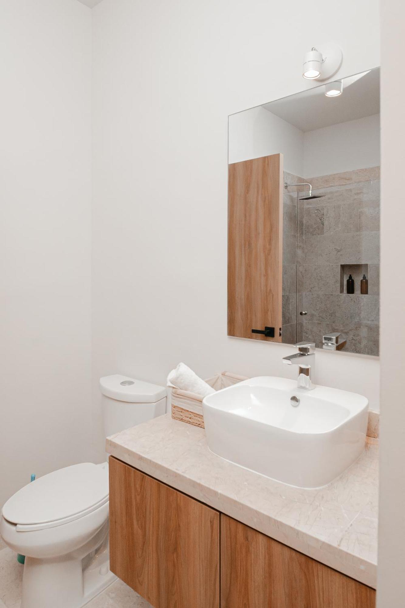 Stylish 3br Penthouse In Pool, Bbq, Gym *