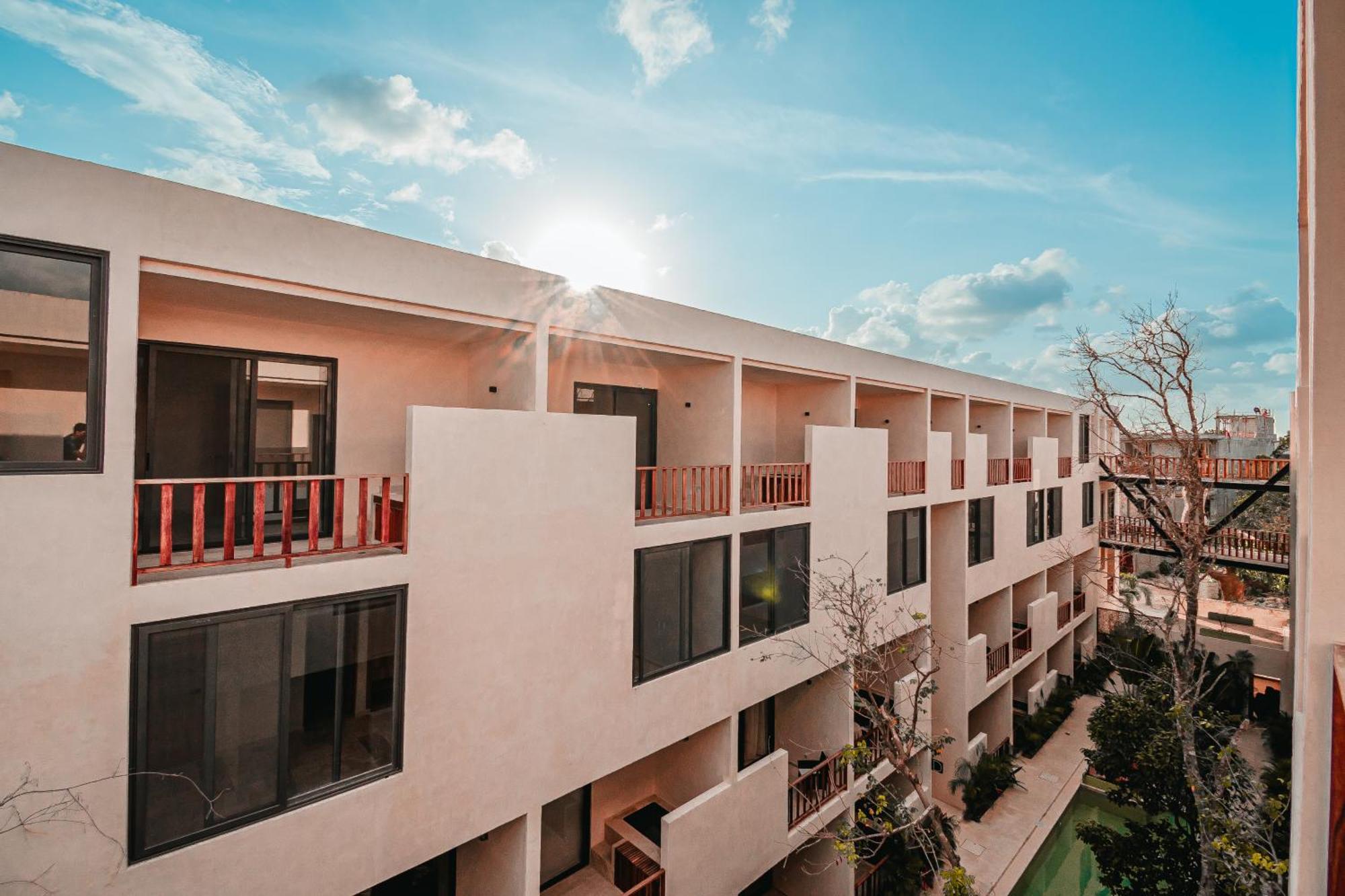 Stylish 3br Penthouse In Pool, Bbq, Gym