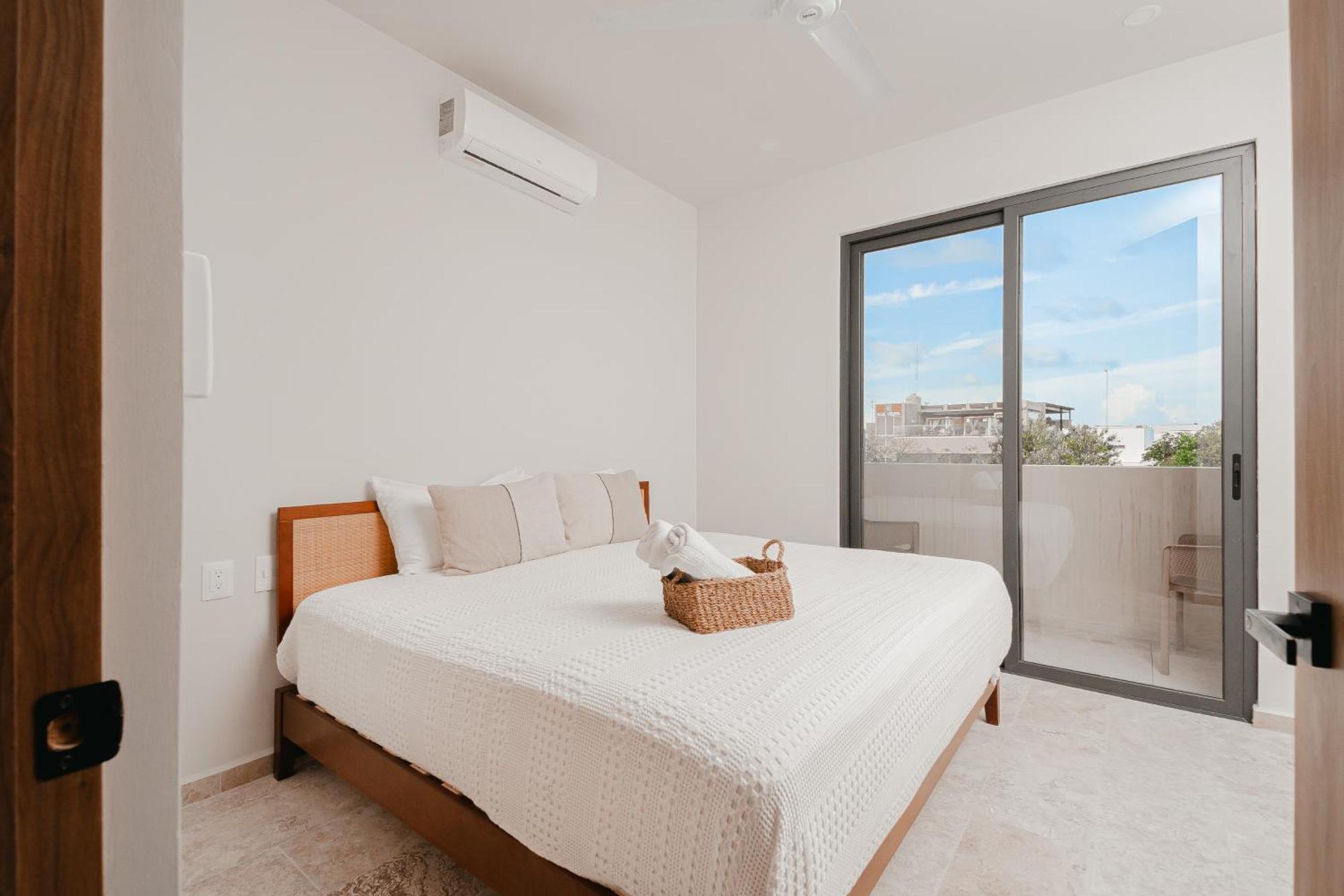 Stylish 3br Penthouse In Pool, Bbq, Gym *